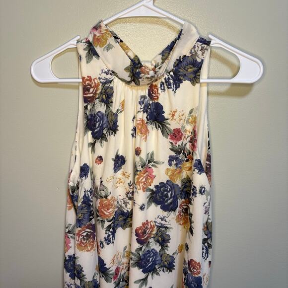 Soprano White Floral Sleeveless Halter Neck Keyhole Small Flowy Flare Mini Dress - Picture 2 of 8